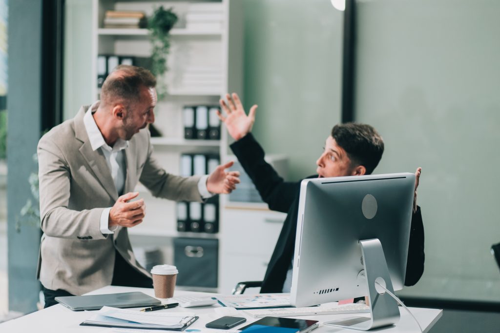 Investigarea anagajaților problematici